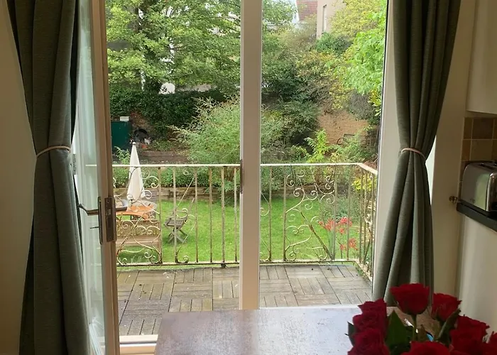 Lovely Clifton Ground Flat Two-bed With Parking Permit X1 *